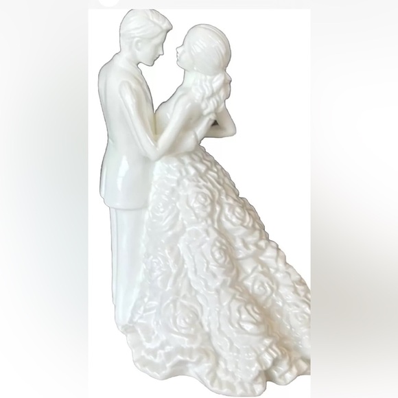 Monique Lhuillier Wedding Cake Topper Figurine - Picture 5 of 5
